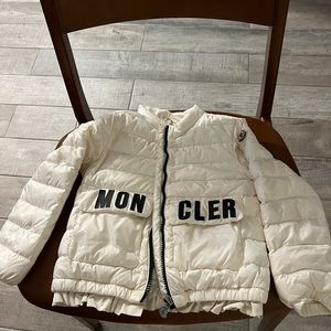 Moncler white puffer coat 4A
